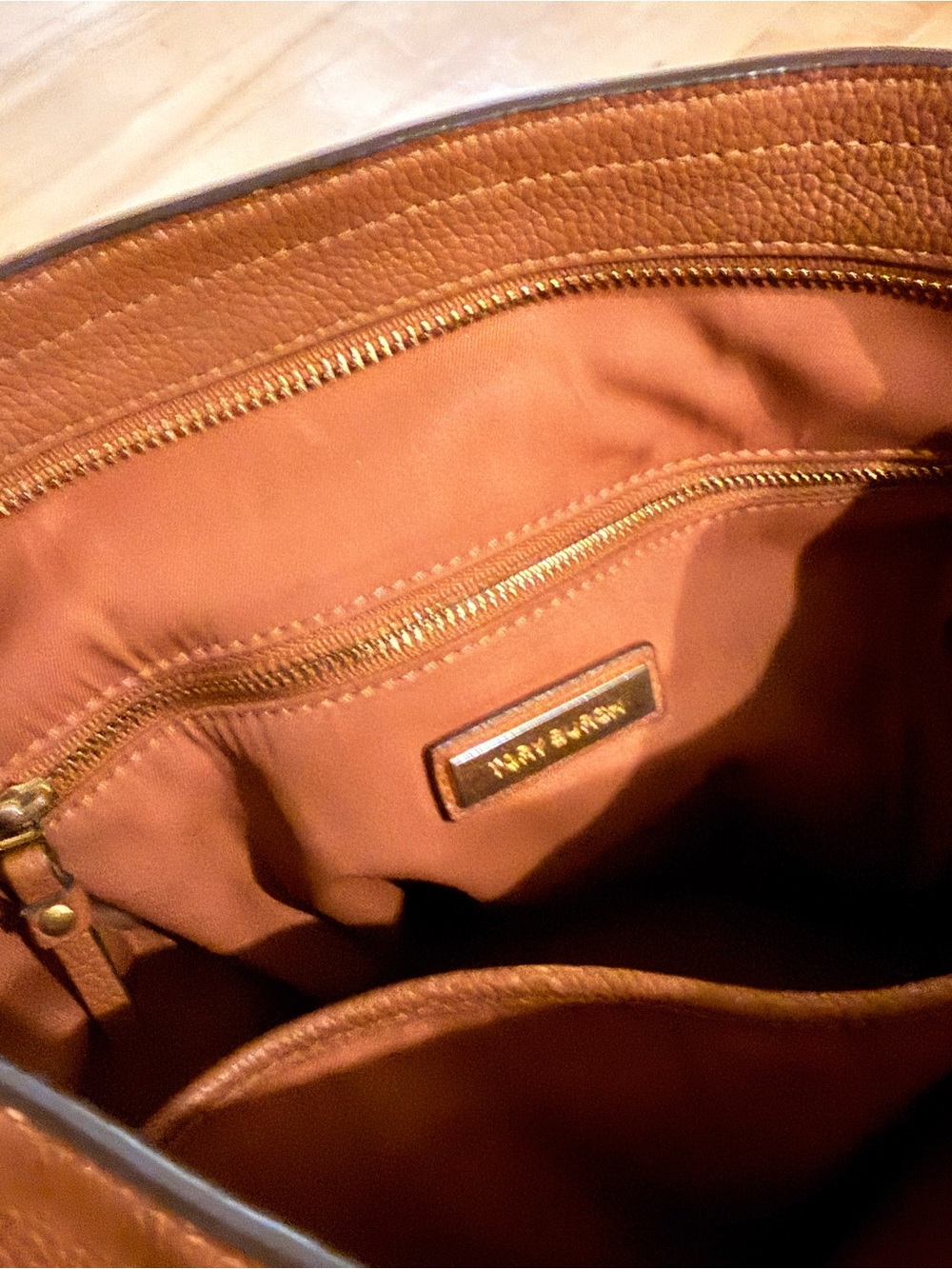 Tory Burch Cognac Pebble Leather Shoulder Bag with Gold Logo - Picture 3 of 7